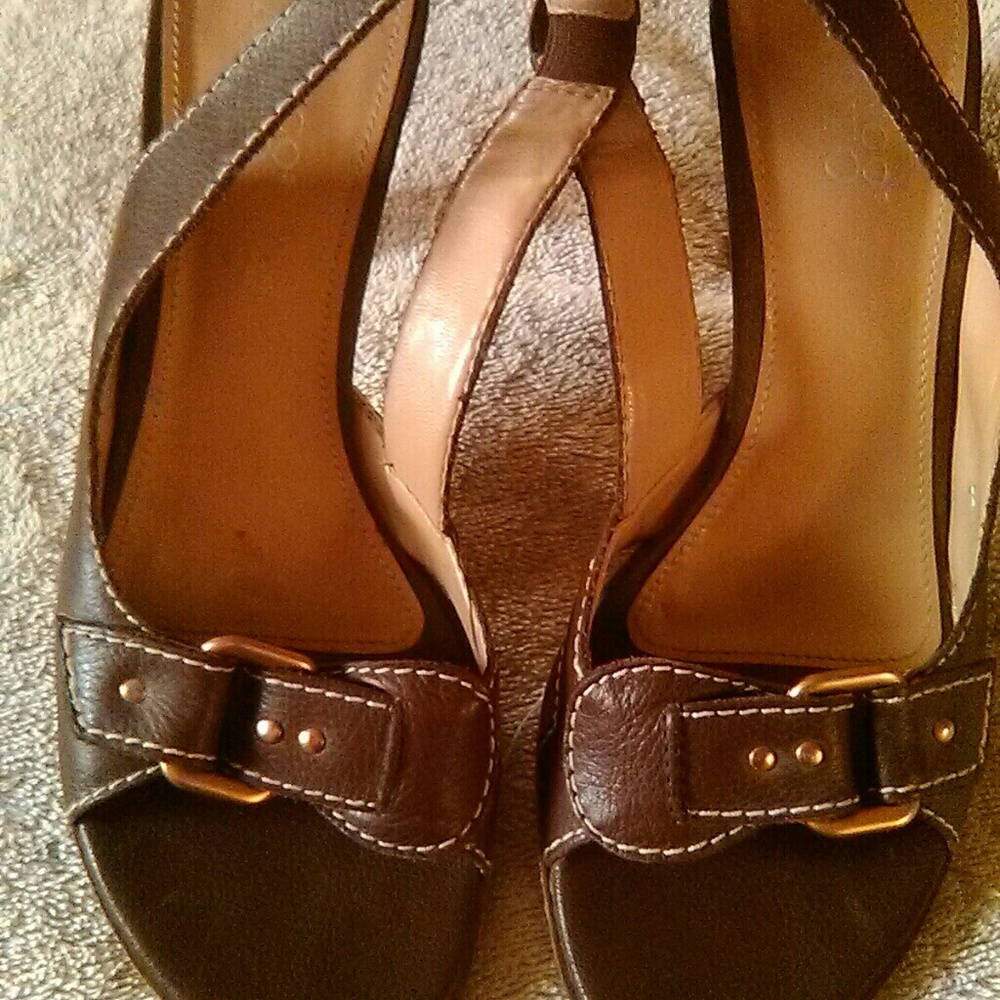 Woman's leather high heels.